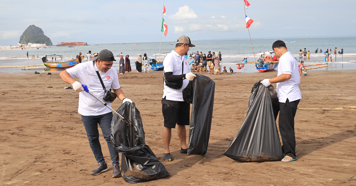 Bank MAS Berpartisipasi dalam Kegiatan WINGS Peduli Aksi Bersih Pangandaran